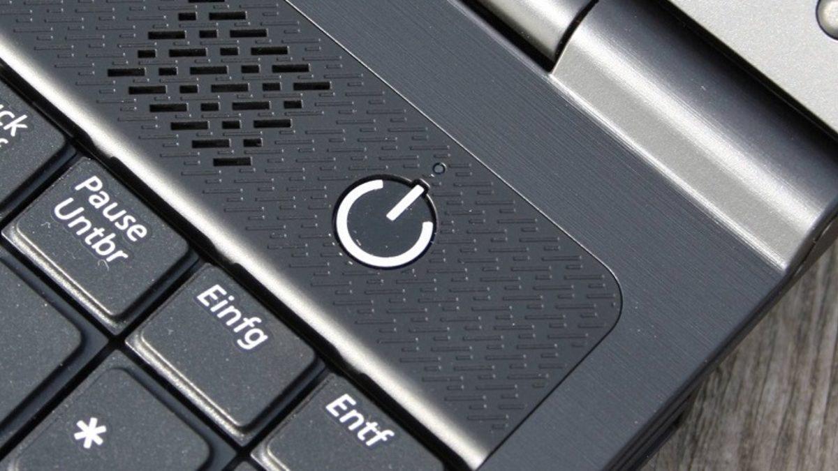 Üzerine Sıvı Dökülen Dizüstü Bilgisayar Nasıl Temizlenir?