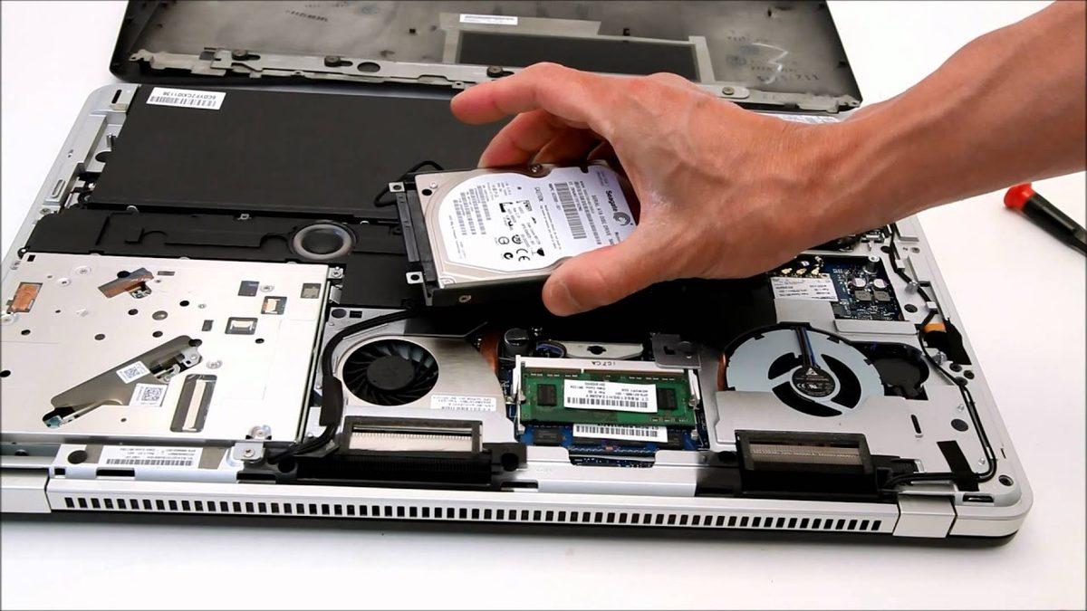 Üzerine Sıvı Dökülen Dizüstü Bilgisayar Nasıl Temizlenir?