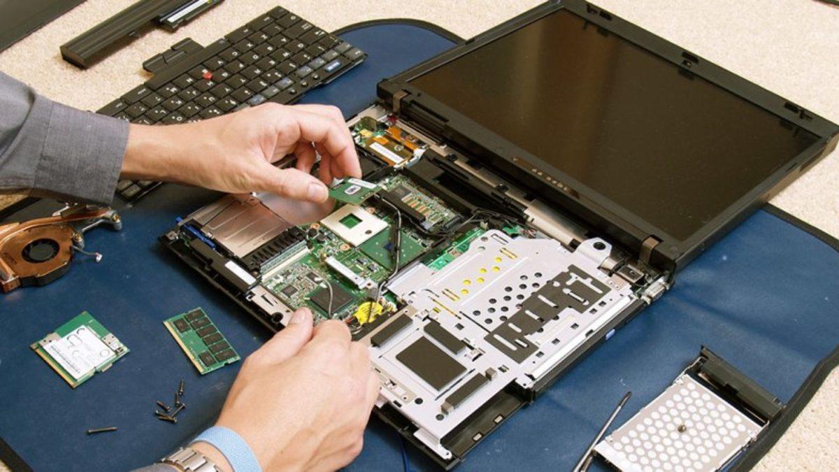 Üzerine Sıvı Dökülen Dizüstü Bilgisayar Nasıl Temizlenir?