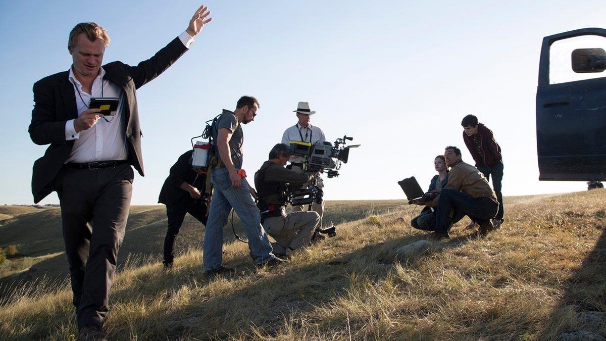 Christopher Nolan’ın Artvin’de Film Çektiği İddiasıyla Paylaşılan ’Belediye Anonsu Videosu’ Viral Oldu: Uçan Kameralara Ateş Etmeyin!