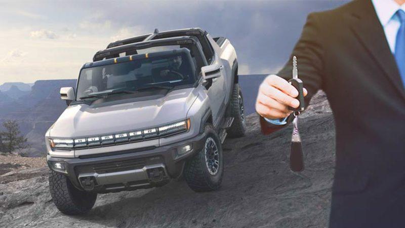 General Motors Yeni Bir Elektrikli Kamyonetinin Teslimatına Başladı: Öne Çıkan Özellikleri ve Fiyatı