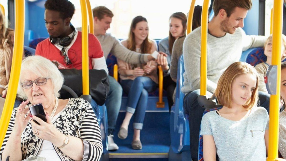 Yakın Arkadaş Olmak Şart Değilmiş: Yabancılarla Yapılan ’Derin Sohbetlerin’ Ruh Hali Üzerindeki Etkisi Açıklandı