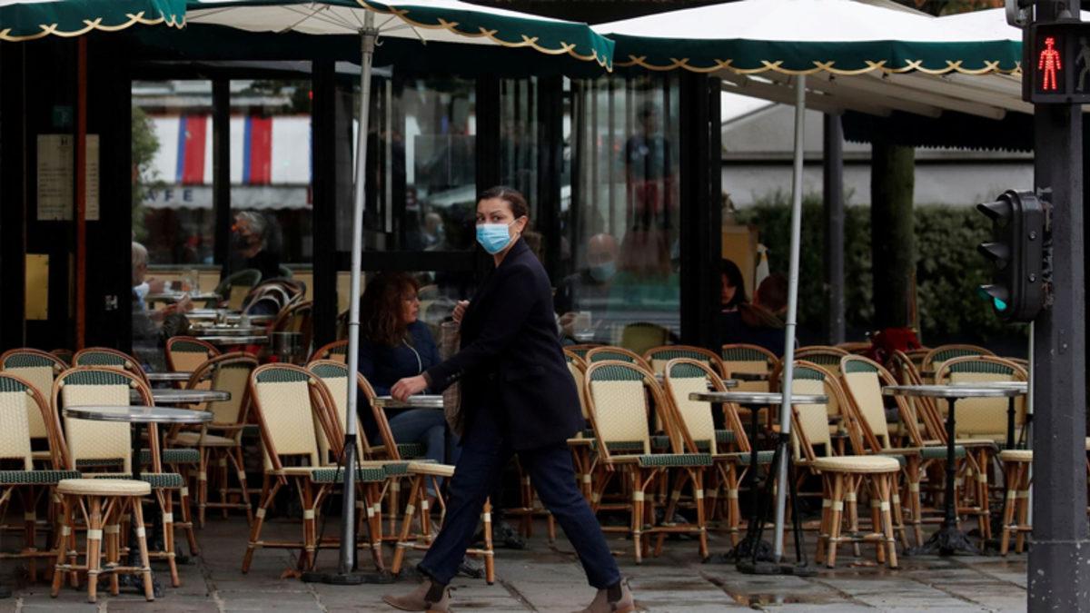 Fransa, Artan COVID-19 Vakaları Nedeniyle Sokağa Çıkma Yasağı İlan Etti