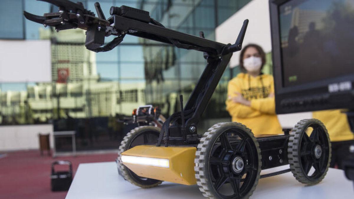 Lise Öğrencileri Tarafından Geliştirilen Bomba İmha Robotu: Naim