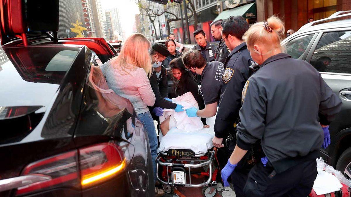 ’Tesla Bebek’ ile Tanışın: Bir Kadın, Tesla Kendi Kendine Giderken Arabada Doğum Yaptı