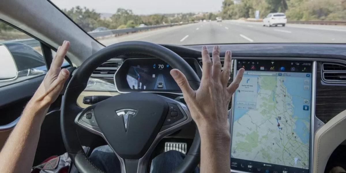 Hacklenen Panoların Tesla Otomatik Pilotlarına Kaza Yaptırabileceği Ortaya Çıktı