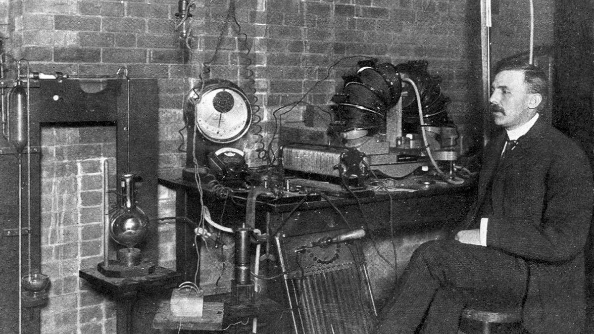 Güneş Sistemini Andıran ve Hala Tartışılan Rutherford Atom Modeli Nedir, Özellikleri ve Eksik Yönleri Nelerdir?