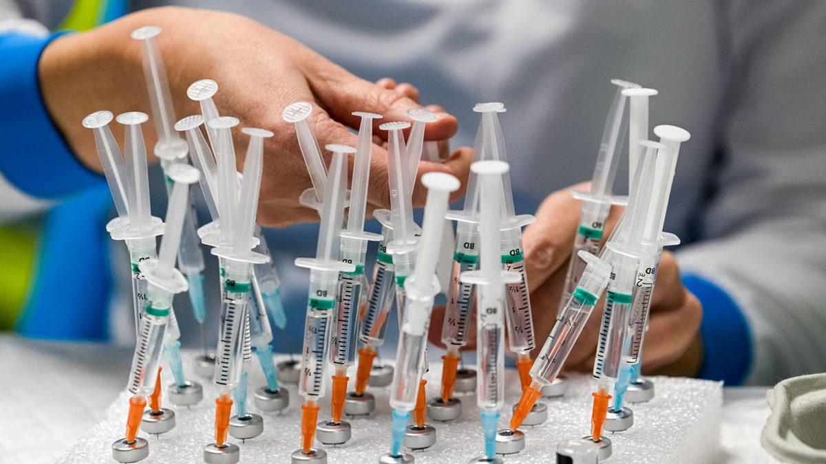 Uğur Şahin’den ’Omicron’ Uyarısı: Üçüncü Dozun Etkisi Zamanla Kaybolabilir