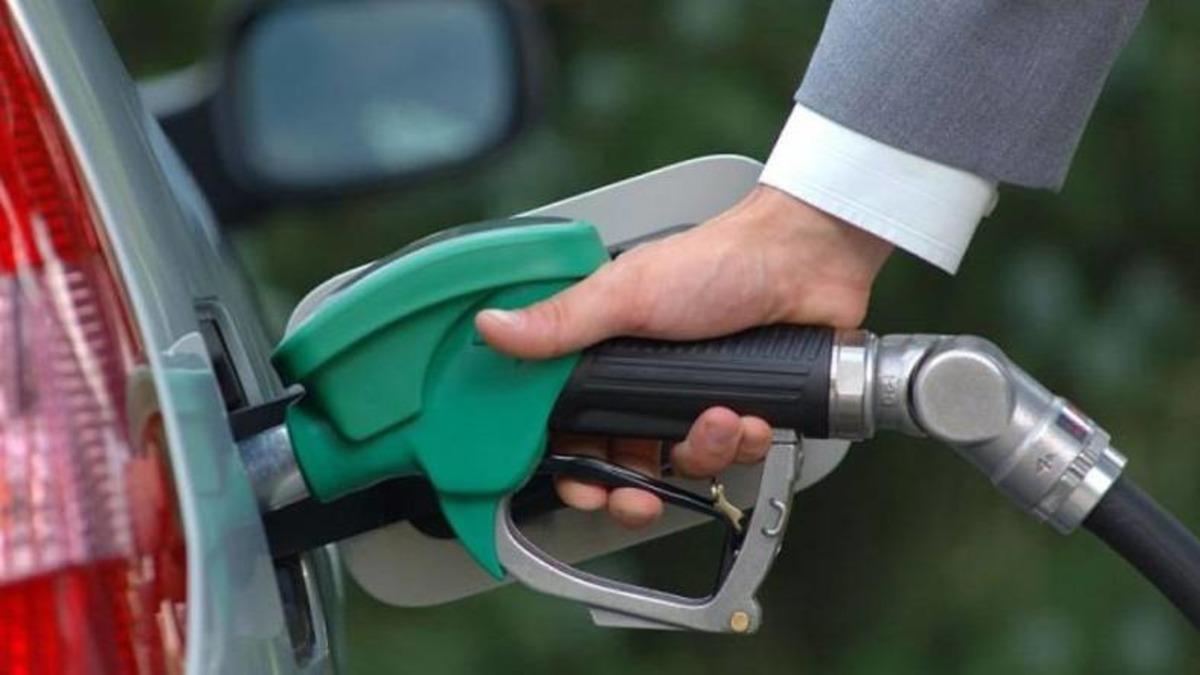 Son Dakika: Akaryakıt Fiyatlarına Bu Geceden İtibaren Gelecek Zamlar İptal Edildi