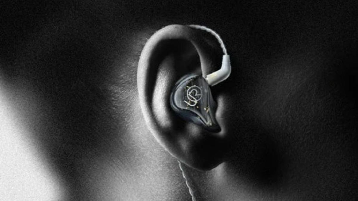 Yarı Şeffaf Tasarıma Sahip Meizu UR Live Special Edition Kablolu Kulaklık Duyuruldu