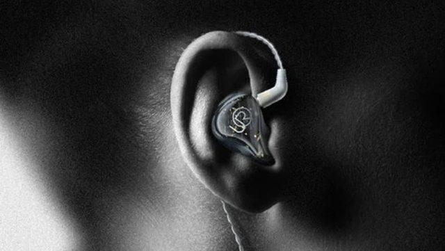 Yarı Şeffaf Tasarıma Sahip Meizu UR Live Special Edition Kablolu Kulaklık Duyuruldu