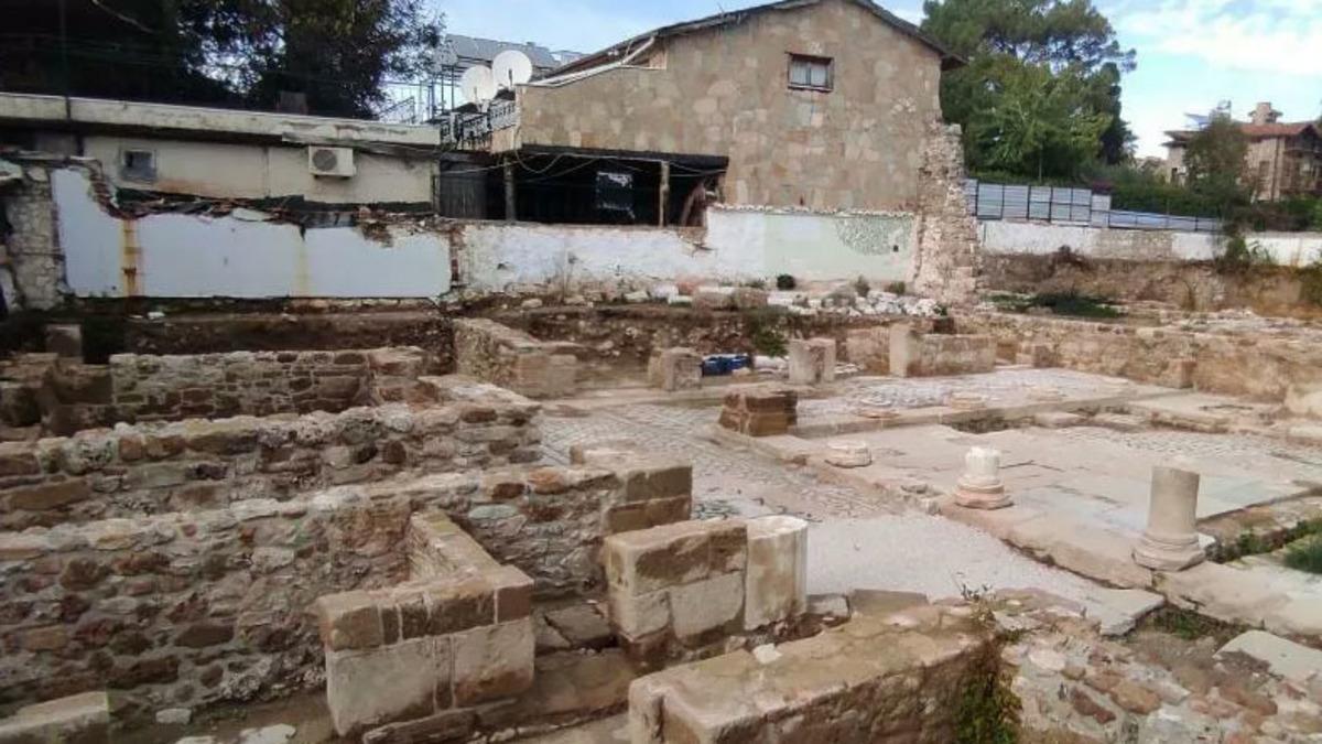 Antalya’da Bir Evin Altında 7. Yüzyıldan Kalma Sinagog Bulundu: İçinde Bir de Hüzünlü Bir Yazıt Vardı