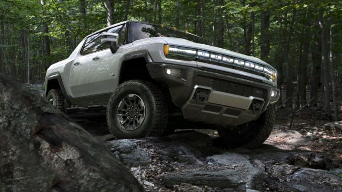 Dünyanın İlk Süper Kamyoneti 2022 GMC Hummer EV Tanıtıldı (Bildiğin Silahsız Tank)