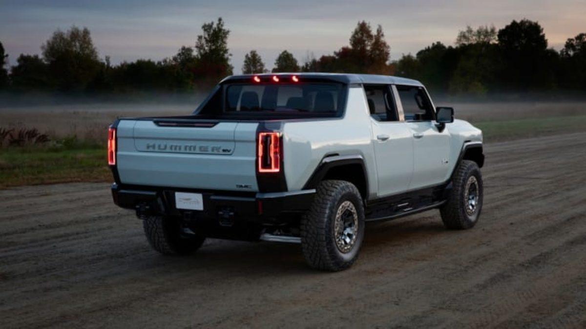 Dünyanın İlk Süper Kamyoneti 2022 GMC Hummer EV Tanıtıldı (Bildiğin Silahsız Tank)