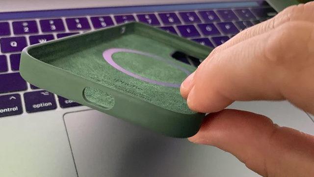 Apple, Bazı Müşterilerine Hoparlör Deliği Olmayan iPhone 12 Kılıfları Gönderdi