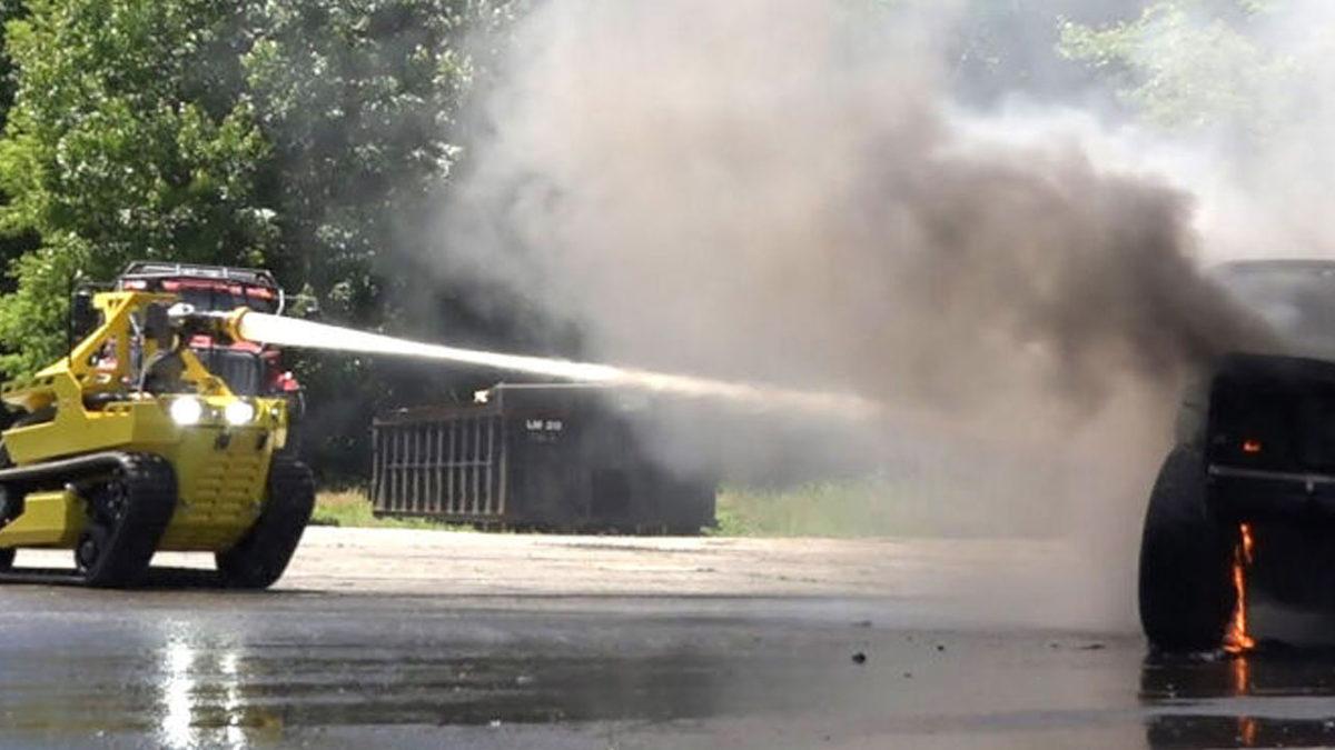 ABD’nin İtfaiyeci Robotu İlk Yangınına Müdahale Etti