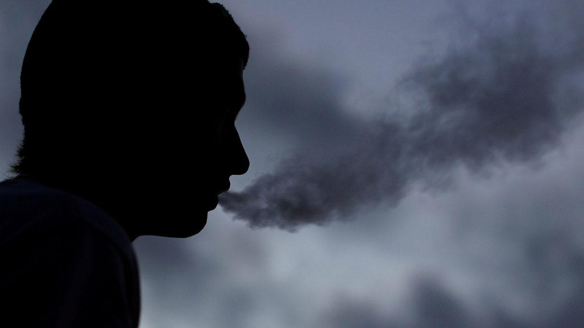 Çocuğunuz Sigara İçiyorsa Sebebi Siz Olabilirsiniz: Ebeveynleri Sigara İçen Gençlerin Sigara Başlama İhtimali Açıklandı