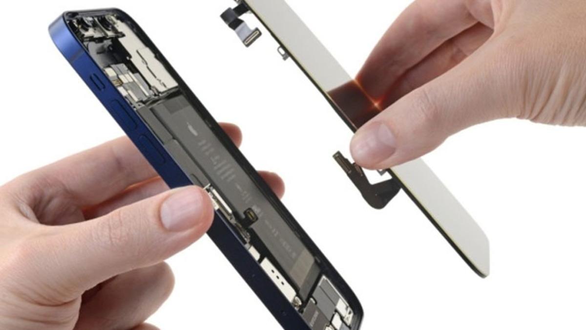 Fiyatlarıyla Dudak Uçuklatan iPhone 12 ve iPhone 12 Pro’nun İçi Dışına Çıkarıldı