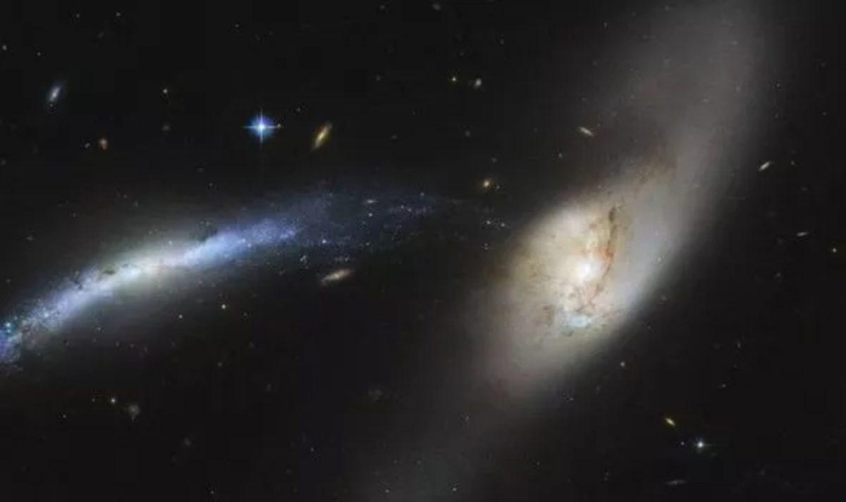 Hubble Uzay Teleskobu, İki Galaksinin Birleşmesini Görüntüledi