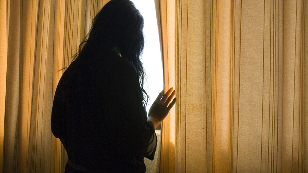 Bir Başkası Omzunuza Dokunduğu Anda Sizi Korkudan Bayıltabilecek Rahatsızlık: Hafefobi