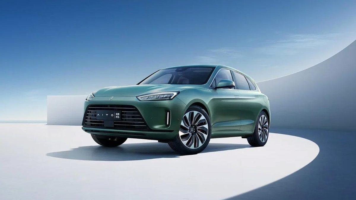 Huawei Daha İlk Elektrikli Arabasıyla Tesla’ya Sağlam Rakip Oldu: Sadece 5 Günde Verilen Rekor Sipariş Sayısı Açıklandı