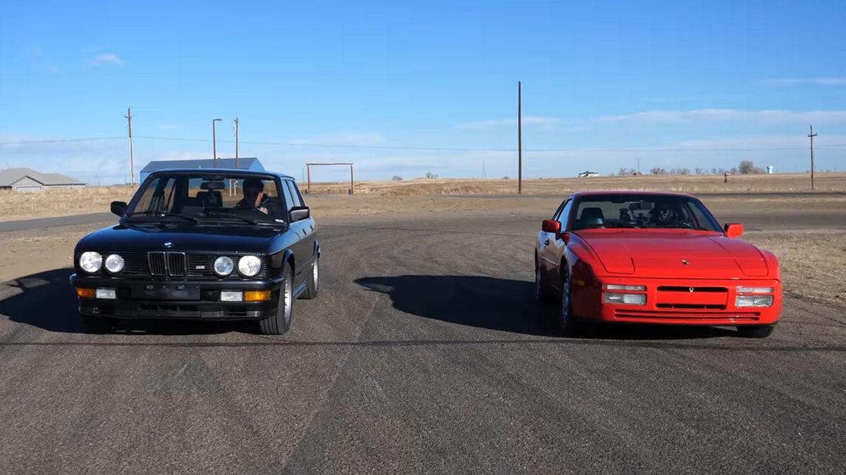 Ne Varsa Eskilerde Var: 1987 Model Porsche 944 ve BMW M535i Drag Yarışında Kozlarını Paylaştı