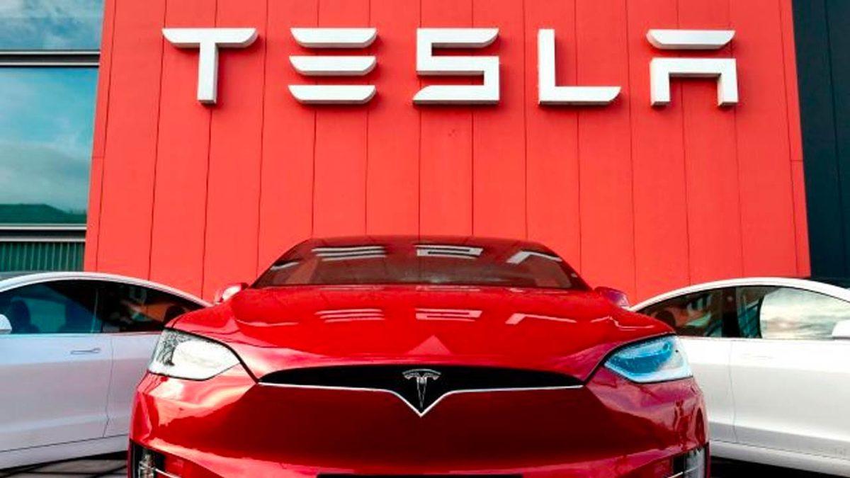 Elon Musk Yine Güvenlik Sorunlarıyla Karşı Karşıya: Tesla, 200 Bin Adet Otomobilini Daha Toplatacak