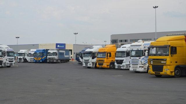 Mazot Zamlarına Tepki Gösteren TIR Şoförlerinden Tehdit Gibi Açıklama: Kontak Kapatır, Yolları Kilitleriz