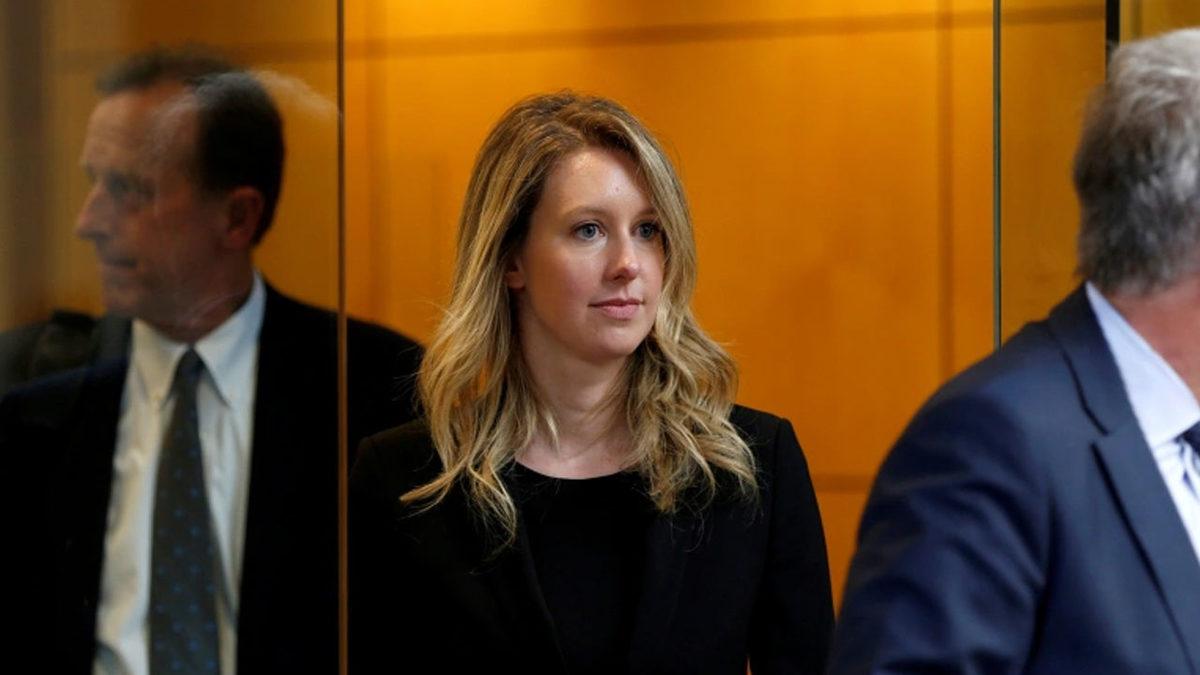 Silikon Vadisi’ndeki Teknoloji Devlerini Milyarlarca Dolar Dolandıran Elizabeth Holmes, Nihayet ’Suçlu’ Bulundu