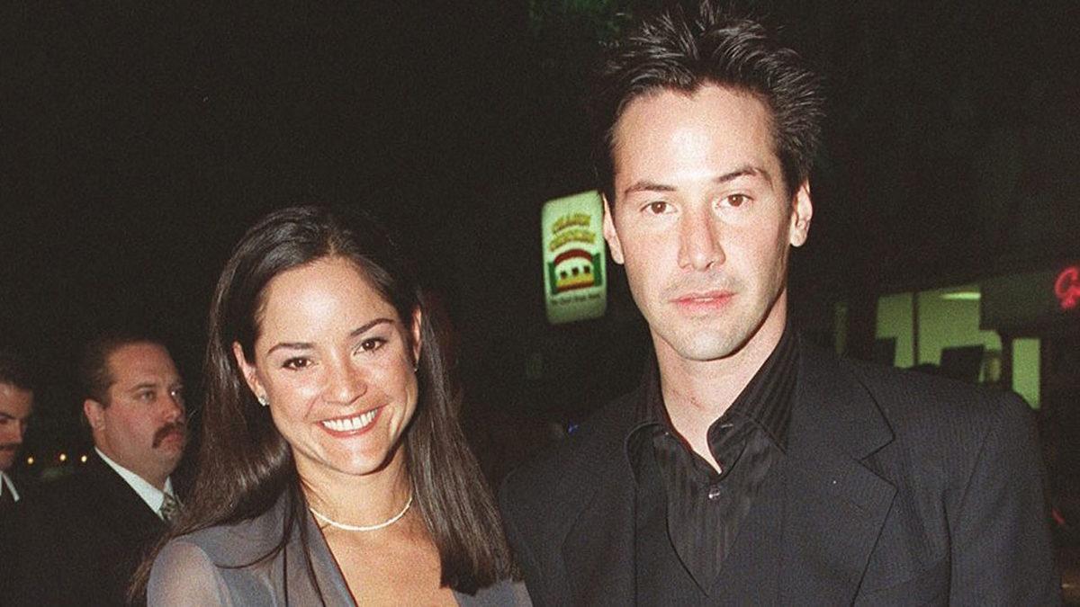 Keanu Reeves, İlk Matrix Filminden Elde Ettiği Gelirin Neredeyse Tamamını Kanser Araştırmalarına Bağışlamış