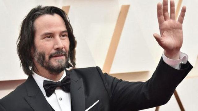 Keanu Reeves, İlk Matrix Filminden Elde Ettiği Gelirin Neredeyse Tamamını Kanser Araştırmalarına Bağışlamış