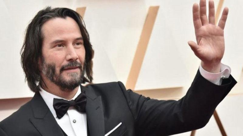 Keanu Reeves, İlk Matrix Filminden Elde Ettiği Gelirin Neredeyse Tamamını Kanser Araştırmalarına Bağışlamış