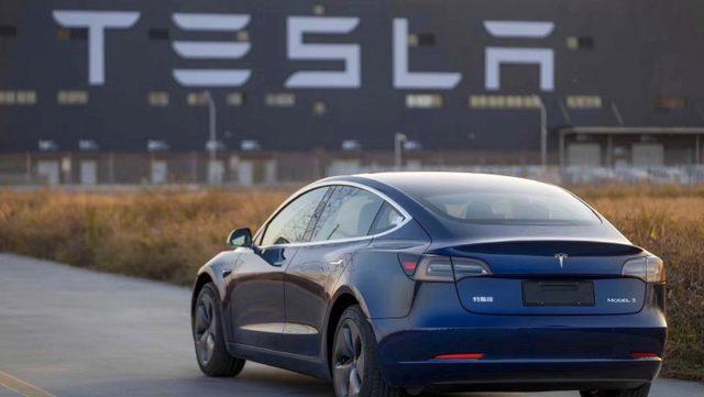 Tesla, Çin’in Uygur Türklerine Baskı Uyguladığı Bölgede Bayi Açtığı İçin Eleştiri Yağmuruna Tutuldu