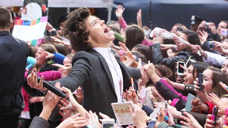 Bir Araştırma, Ünlülere Takıntılı Derecede Hayranlık Duyan Bireylerin Düşük Zekaya Sahip Olduğunu Kanıtladı