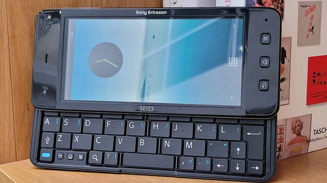 Hiçbir Zaman Tanıtılmayan Klavyeli Sony Ericsson VAIO Akıllı Telefon