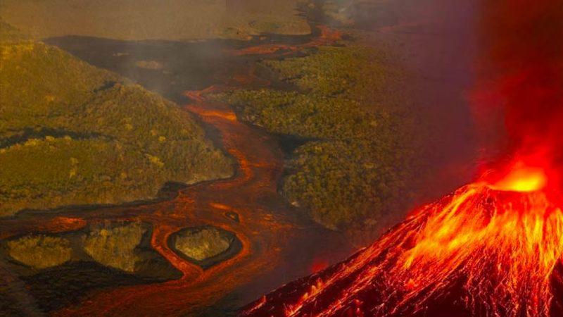 Galapagos Adaları’nın En Büyük Yanardağında Patlama Oldu: Gökyüzüne Metrelerce Lav Saçıldı [Video]