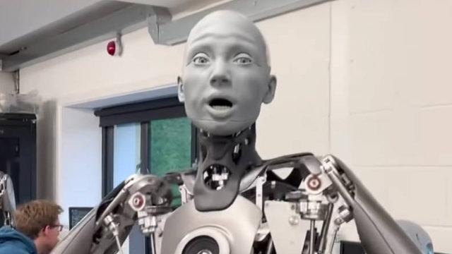 Elon Musk’ın "İğrenç" Dediği İnsansı Robot Ameca, CES 2022’de İlgi Odağı Oldu [Video]