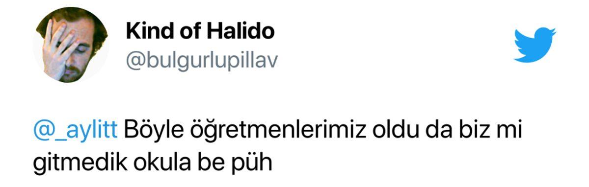 Öğrencilerine Kürsüden Şarkı Söyleyen Öğretmenin Videoları TikTok’ta Viral Oldu: İşte Gelen Tepkiler