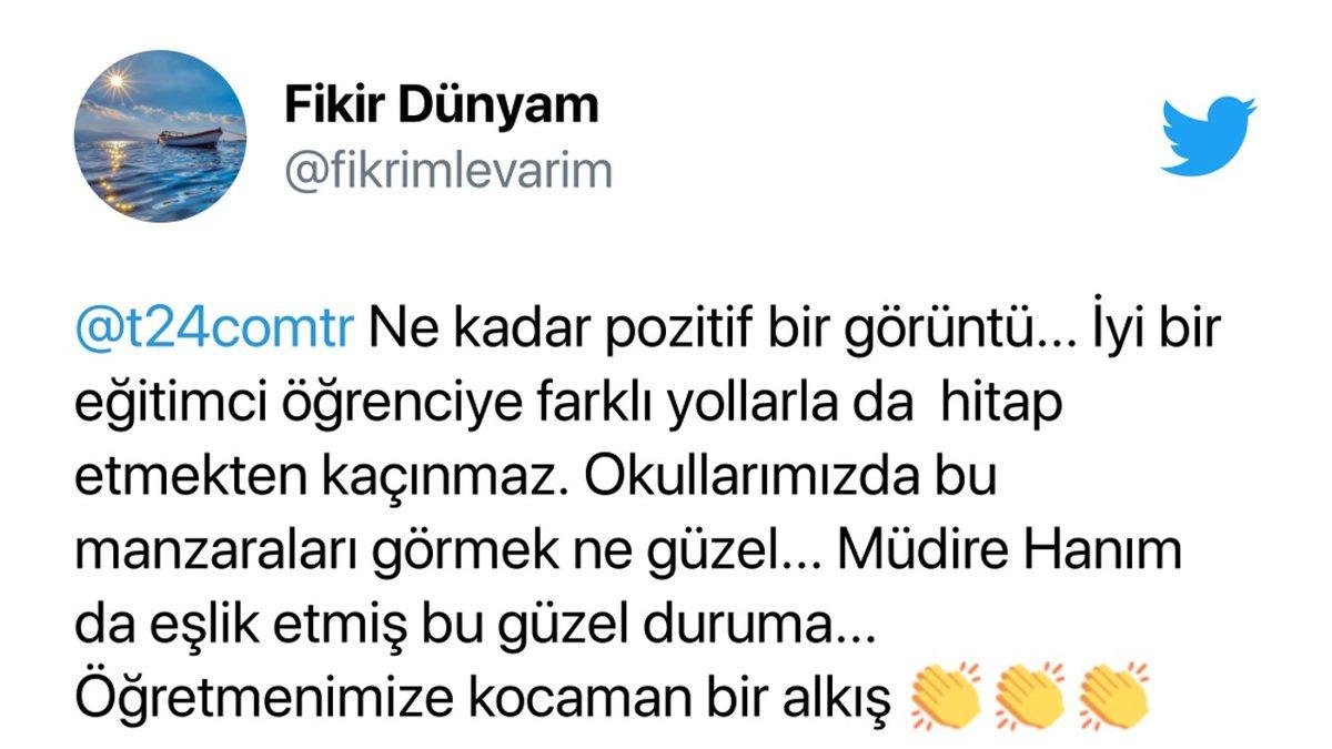 Öğrencilerine Kürsüden Şarkı Söyleyen Öğretmenin Videoları TikTok’ta Viral Oldu: İşte Gelen Tepkiler