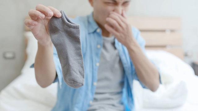 Bilim İnsanları, Ayak Kokusunu Yok Edecek Nanoteknoloji Çoraplar Üretti