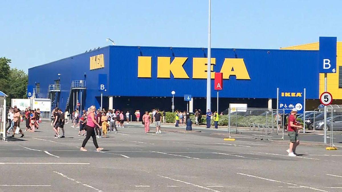 IKEA’dan Çok Tartışılacak Karar: Koronavirüs Aşısı Olmayan Temaslı Çalışanların Maaşları Kesilecek