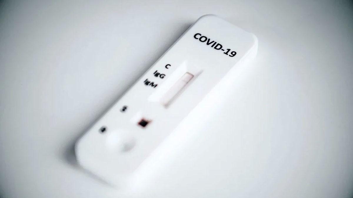 Koronavirüs Testi Negatif Çıkanlar İçin Kritik Uyarı: Yine de COVID-19 Hastasıymış Gibi Davranın