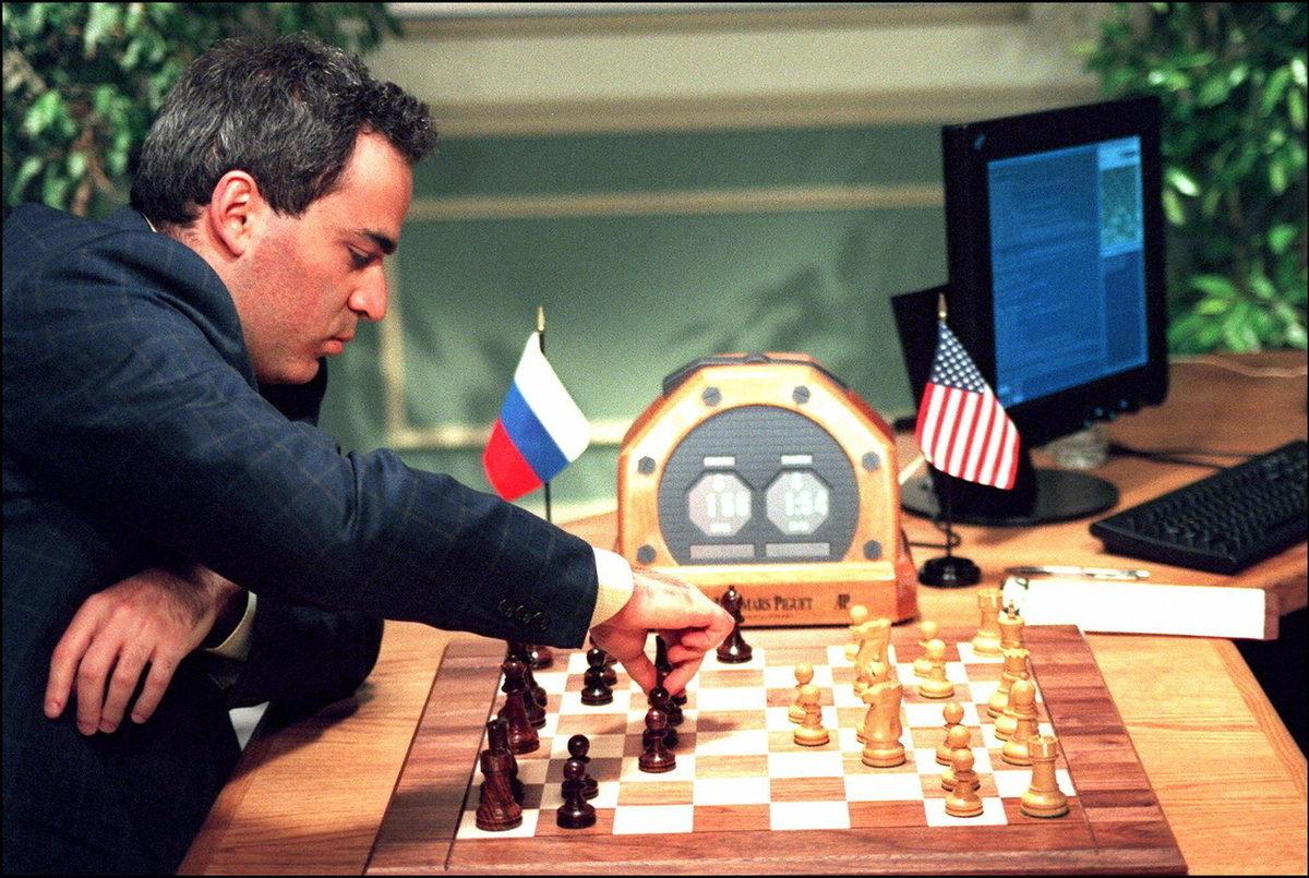 Makinelerin İnsanlara Ait Görevleri Yapabilmesini Sağlayan Yapay Zeka (AI) Aslında Nedir? İşte Dünden Bugüne Yapay Zekanın Gelişimi