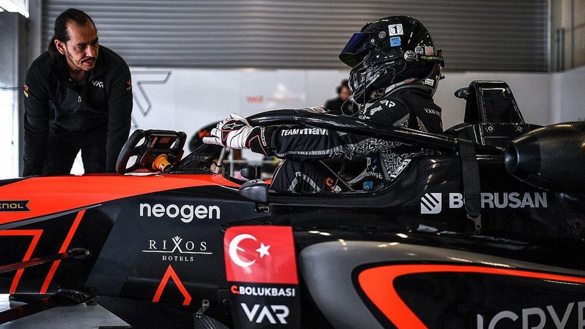 İlk Türk F1 Pilotu Yolda: Cem Bölükbaşı, 2022 Sezonunda Formula 2’de Yarışacağını Açıkladı