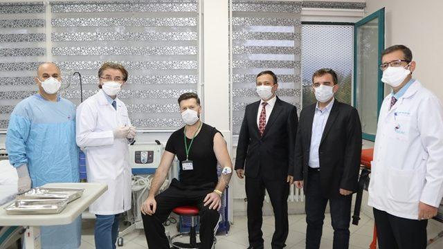 Erciyes Üniversitesi’nin Geliştirdiği COVID-19 Aşı Adayı İlk Kez Bir Gönüllüye Uygulandı