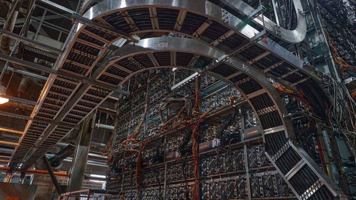 Milyonlarca Dolar Zarar Söz Konusu: Madenciliğin Cenneti Kazakistan, Kripto Para Dünyasını Nasıl Alt Üst Etti?