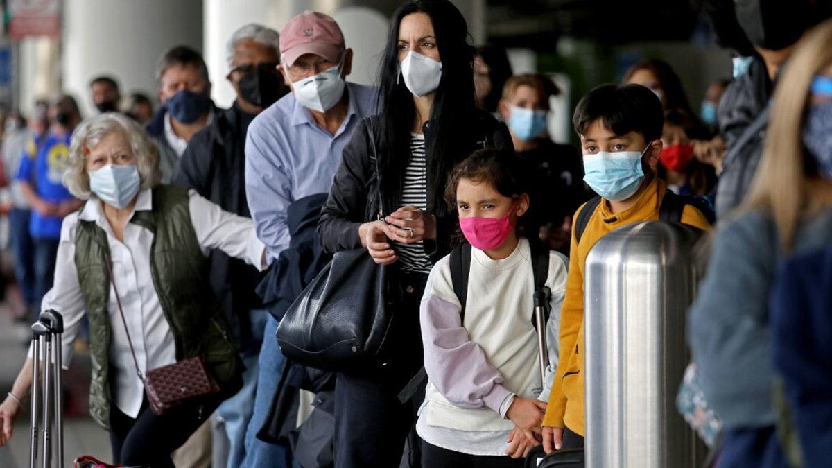 Omicron Varyantıyla İlgili Endişelendiren Uyarı: Hala Öldürüyor