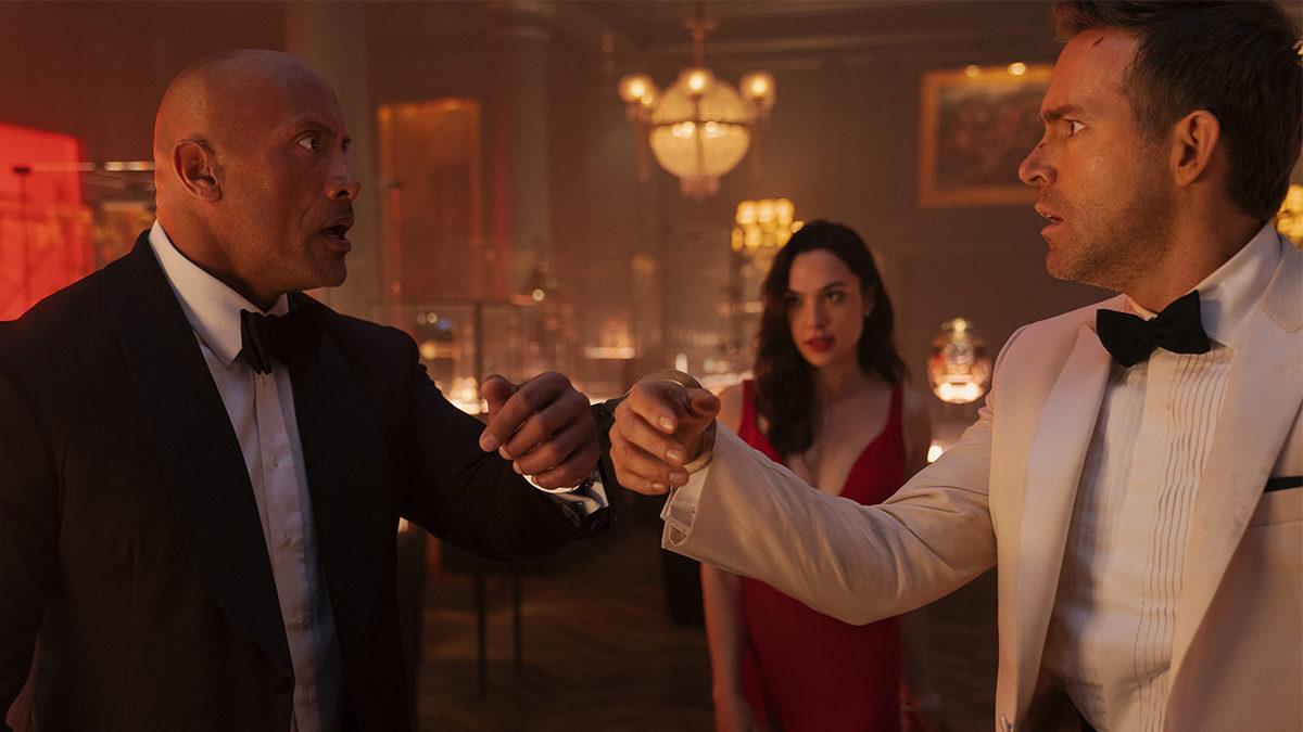 Paranın Kokusunu Aldı: En Çok İzlenen Netflix Filmi Red Notice’ın Arka Arkaya İki Devam Filmi Birden Geliyor