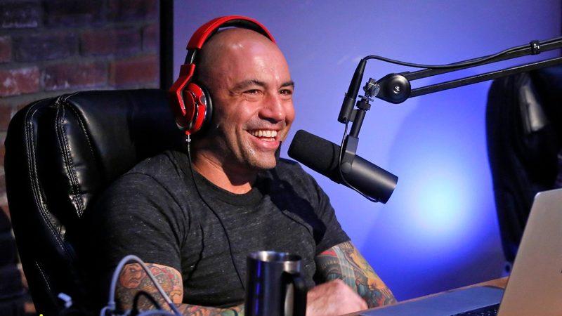 Aşı Karşıtı Podcast’leriyle Gündem Olan Joe Rogan’ın, Pandeminin Başlarında Aşı Karşıtlarıyla Dalga Geçtiği Video Ortaya Çıktı