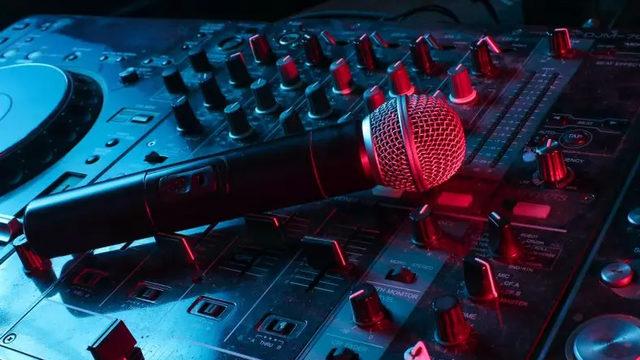 Türk Müzisyenlerden Sektör Devlerine ’Dolar Kuru’ Çağrısı